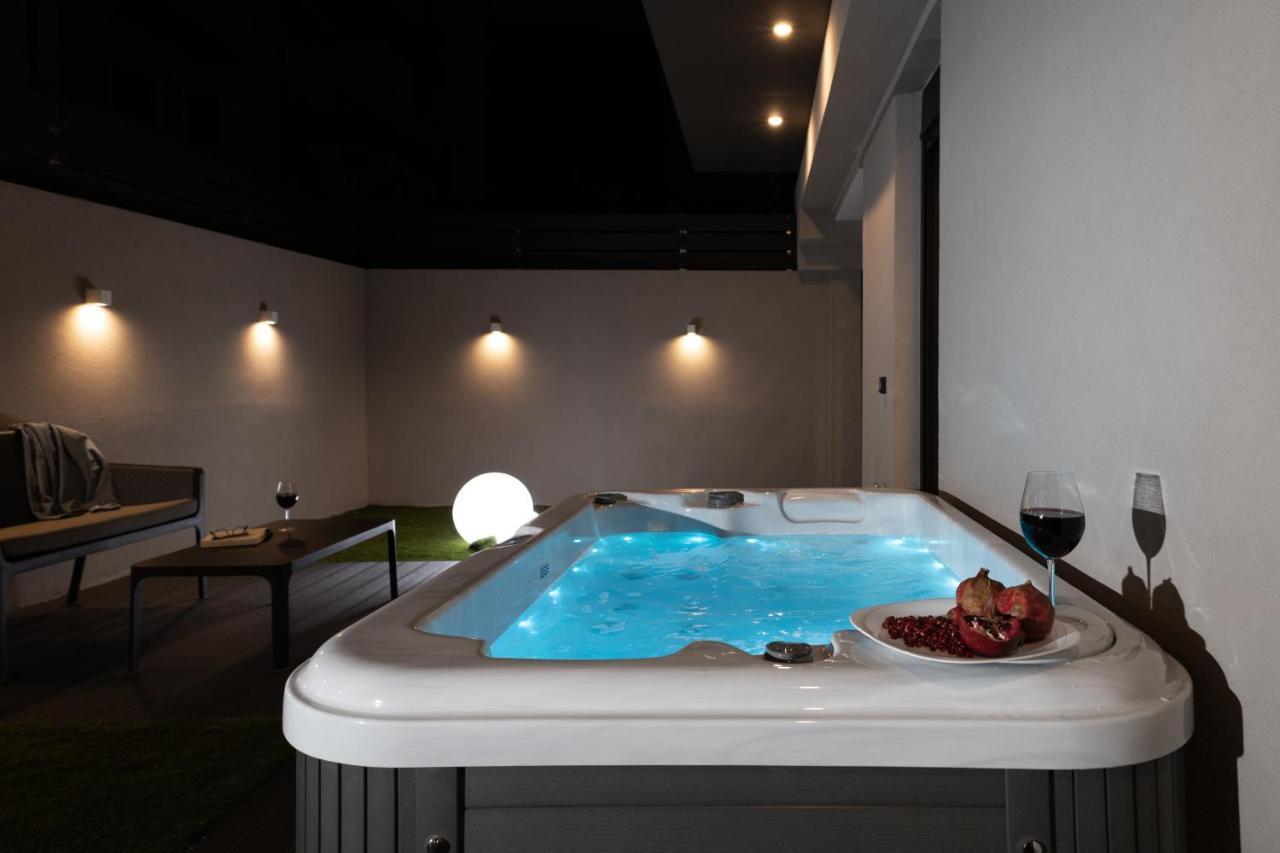 Superior Suite Private Garden Jacuzzi
